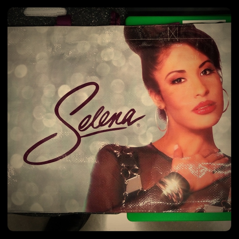 SELENA QUINTANILLA LIMITED EDITION HEB *EXCLUSIVE*